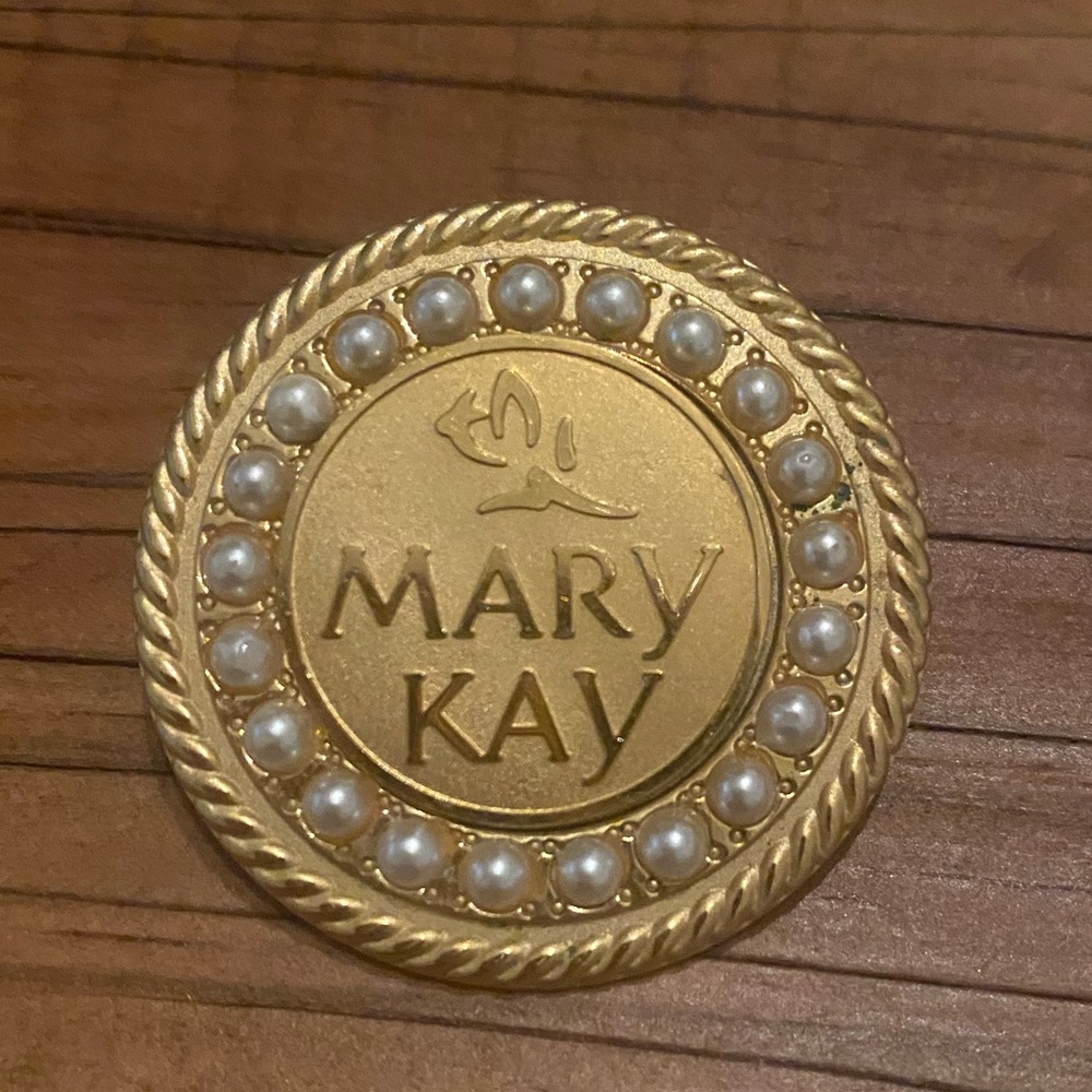 Mary Kay Pearl pin